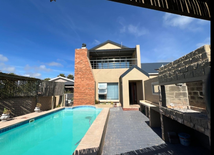 4 Bedroom Property for Sale in Myburgh Park Western Cape